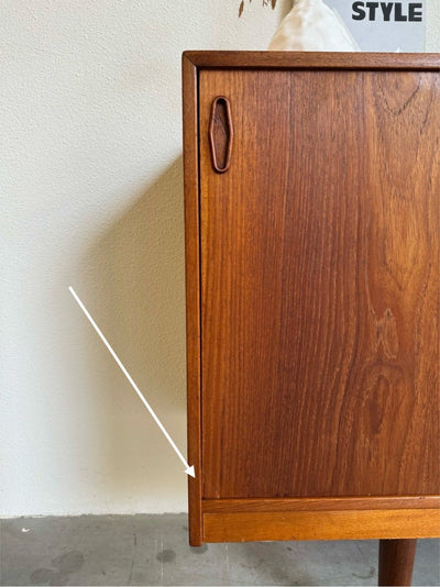 
                  
                    Vintage lowboard 3 schuifdeuren - LOUI.STORE
                  
                