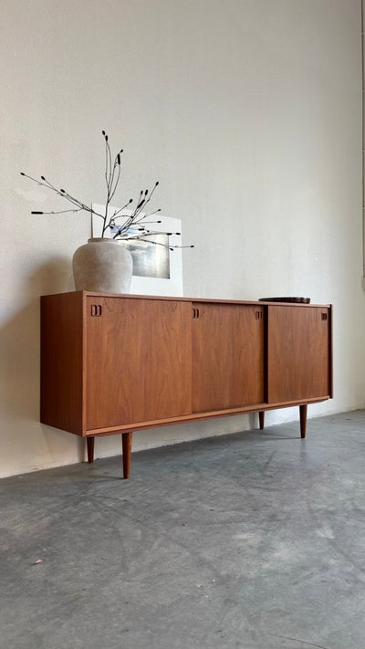 
                  
                    Vintage lowboard 3 schuifdeuren teak - LOUI.STORE
                  
                