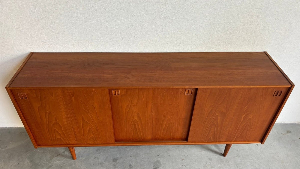 
                  
                    Vintage lowboard 3 schuifdeuren teak - LOUI.STORE
                  
                