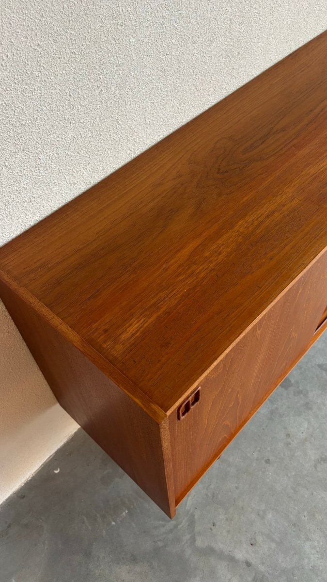 
                  
                    Vintage lowboard 3 schuifdeuren teak - LOUI.STORE
                  
                