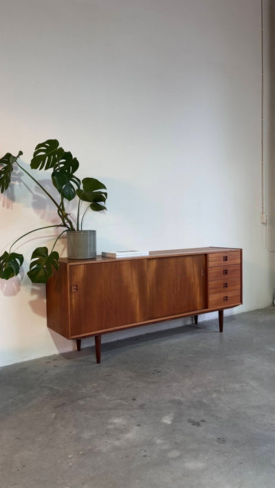 
                  
                    Vintage lowboard 4 lades teak - LOUI.STORE
                  
                