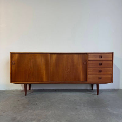 
                  
                    Vintage lowboard 4 lades teak - LOUI.STORE
                  
                