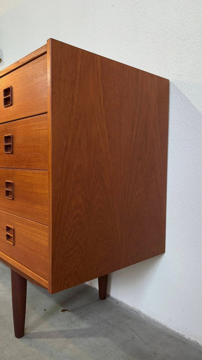 
                  
                    Vintage lowboard 4 lades teak - LOUI.STORE
                  
                