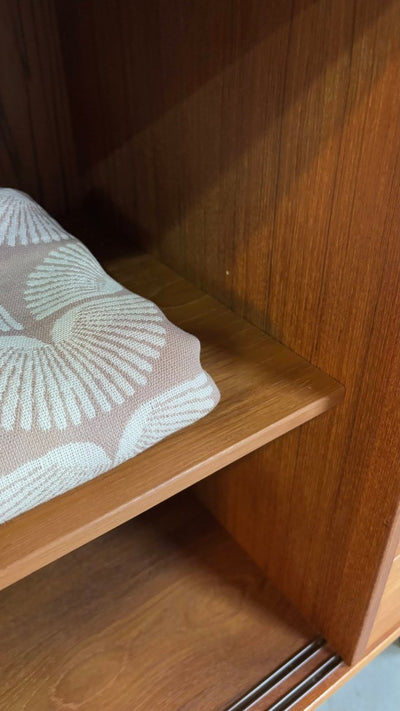 
                  
                    Vintage lowboard 4 lades teak - LOUI.STORE
                  
                