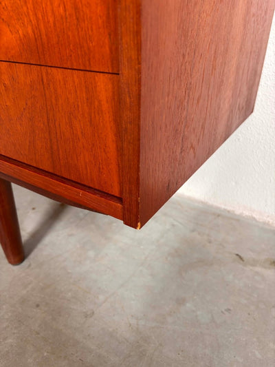 
                  
                    Vintage lowboard 5 lades teak - LOUI.STORE
                  
                