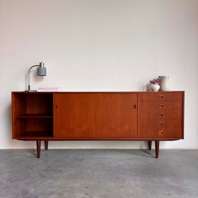 
                  
                    Vintage lowboard 5 lades teak - LOUI.STORE
                  
                