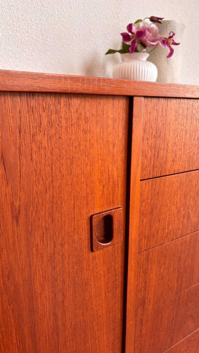 
                  
                    Vintage lowboard 5 lades teak - LOUI.STORE
                  
                