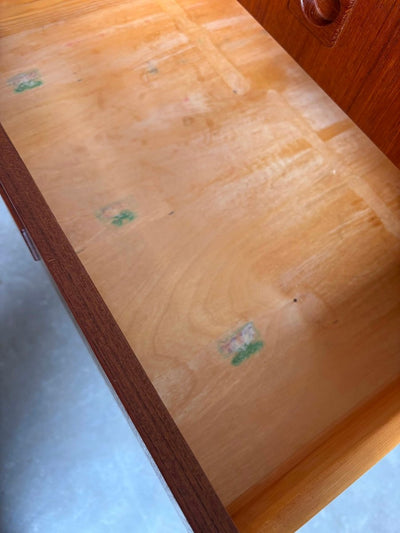 
                  
                    Vintage lowboard 5 lades teak - LOUI.STORE
                  
                
