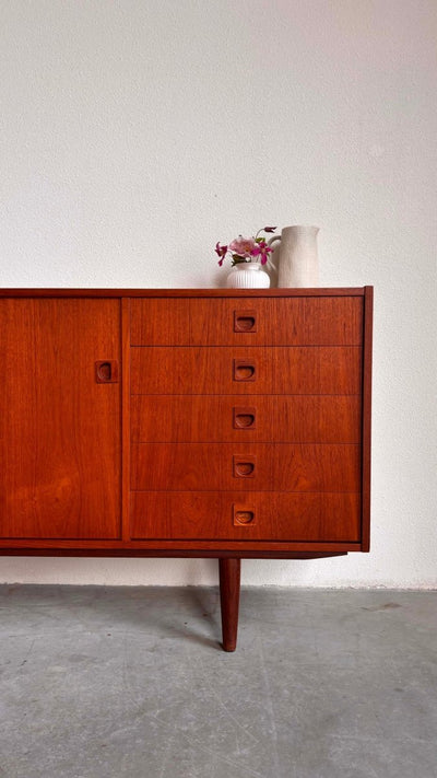 
                  
                    Vintage lowboard 5 lades teak - LOUI.STORE
                  
                