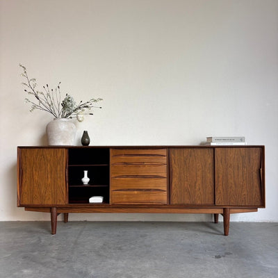 
                  
                    Vintage lowboard Arne Vodder voor Skovby, model 7738 in palissander - LOUI.STORE
                  
                