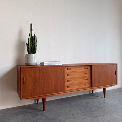 
                  
                    Vintage lowboard Clausen & Søn teak - LOUI
                  
                