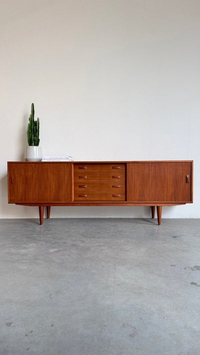 
                  
                    Vintage lowboard Clausen & Søn teak - LOUI
                  
                