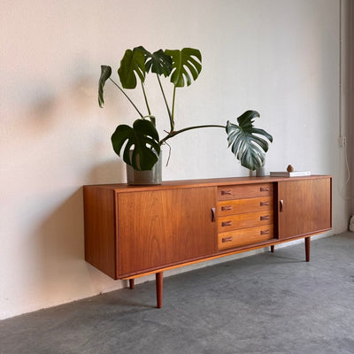 
                  
                    Vintage lowboard Clausen & Son - LOUI.STORE
                  
                