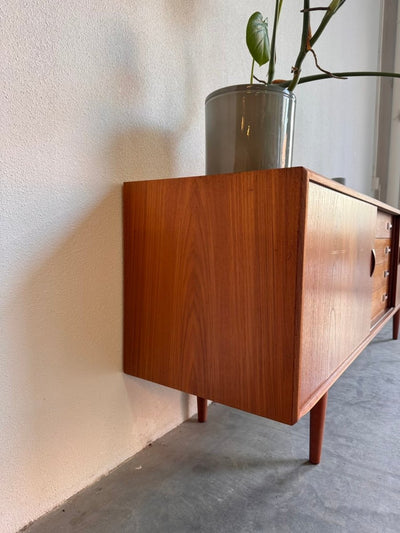 
                  
                    Vintage lowboard Clausen & Son - LOUI.STORE
                  
                