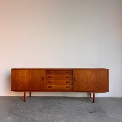 
                  
                    Vintage lowboard Clausen & Son - LOUI.STORE
                  
                