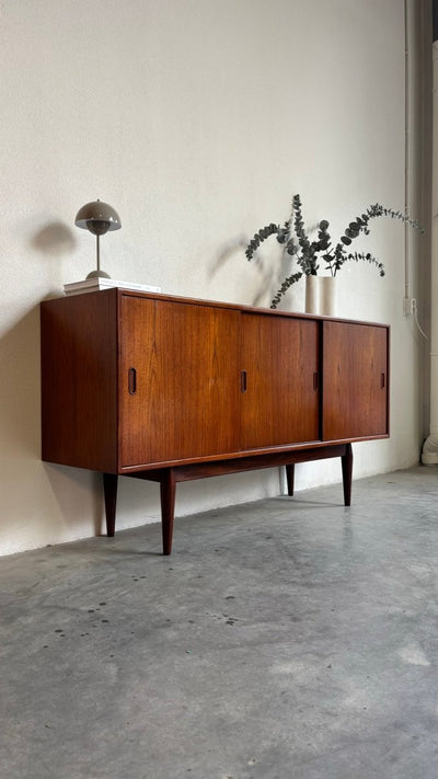 
                  
                    Vintage lowboard elegant frame teak - LOUI.STORE
                  
                