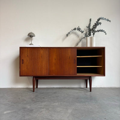 
                  
                    Vintage lowboard elegant frame teak - LOUI.STORE
                  
                