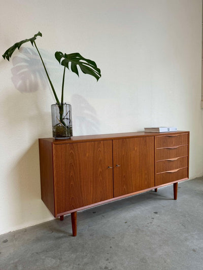 
                  
                    Vintage lowboard Erling Torvits teak - LOUI.STORE
                  
                