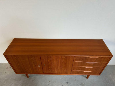 
                  
                    Vintage lowboard Erling Torvits teak - LOUI.STORE
                  
                