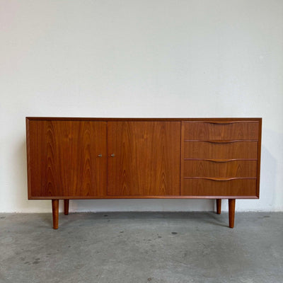 
                  
                    Vintage lowboard Erling Torvits teak - LOUI.STORE
                  
                