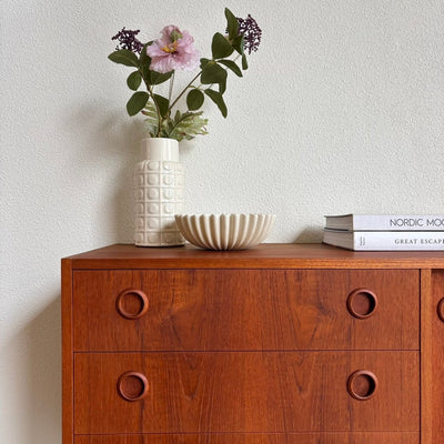 
                  
                    Vintage lowboard lades & ronde greepjes teak - LOUI.STORE
                  
                