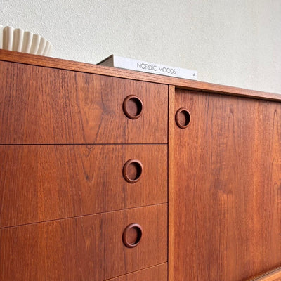 
                  
                    Vintage lowboard lades & ronde greepjes teak - LOUI.STORE
                  
                