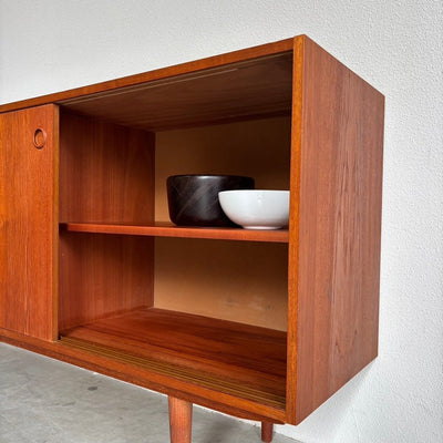 
                  
                    Vintage lowboard lades & ronde greepjes teak - LOUI.STORE
                  
                