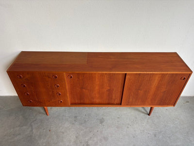 
                  
                    Vintage lowboard lades & ronde greepjes teak - LOUI.STORE
                  
                