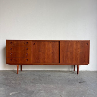 
                  
                    Vintage lowboard lades & ronde greepjes teak - LOUI.STORE
                  
                