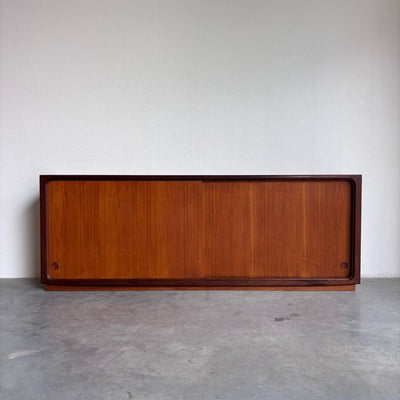 
                  
                    Vintage lowboard op plint teak - LOUI
                  
                