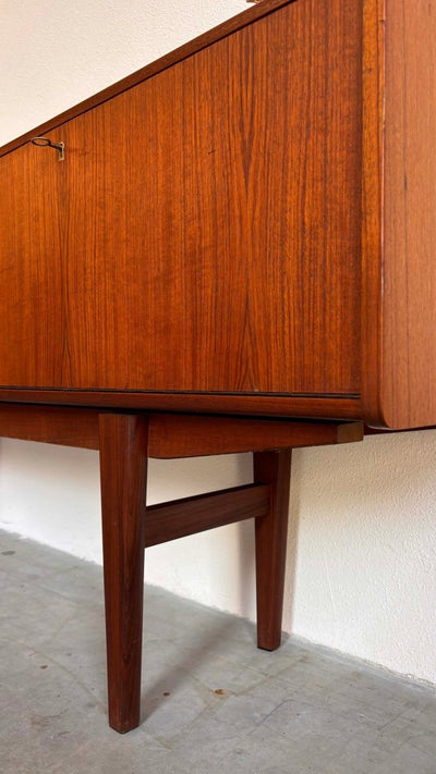 
                  
                    Vintage lowboard teak klep & lades - LOUI.STORE
                  
                