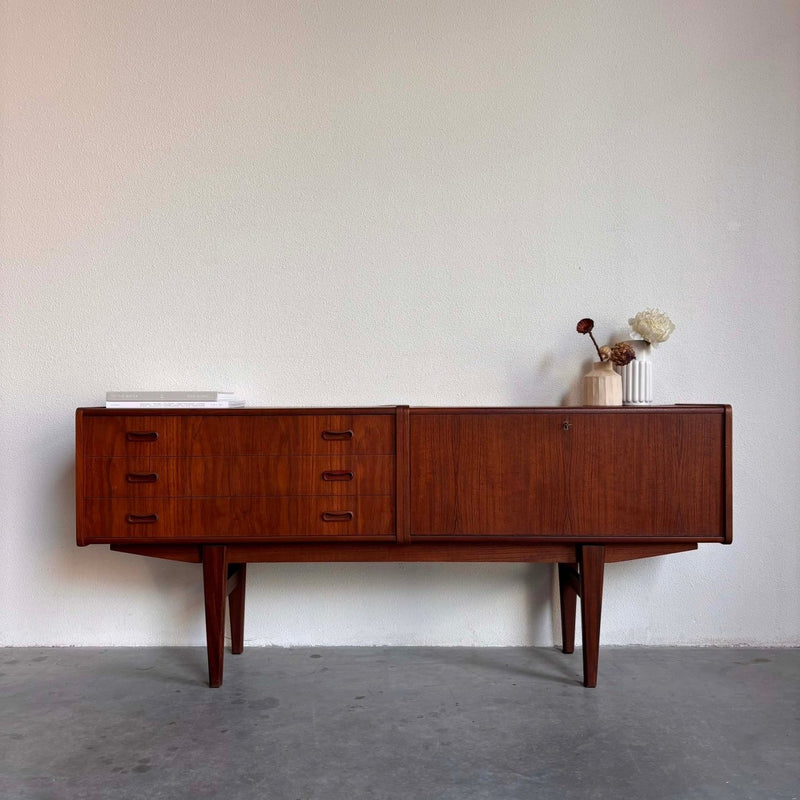 Vintage lowboard teak klep & lades - LOUI.STORE