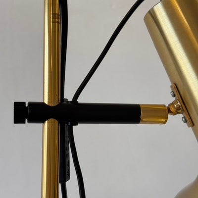 
                  
                    Vintage messing vloerlamp 2 koppig - LOUI.STORE
                  
                