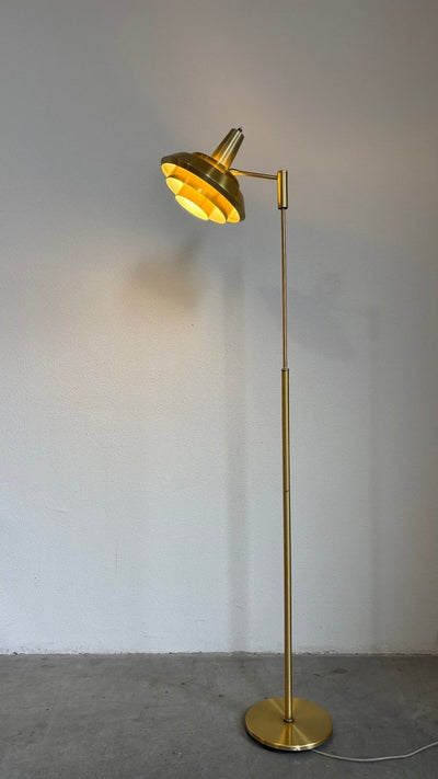 
                  
                    Vintage messing vloerlamp Carl Thore - LOUI.STORE
                  
                