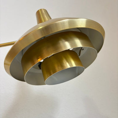 
                  
                    Vintage messing vloerlamp Carl Thore - LOUI.STORE
                  
                