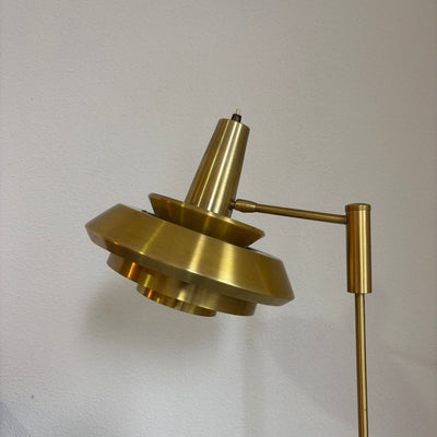 
                  
                    Vintage messing vloerlamp Carl Thore - LOUI.STORE
                  
                