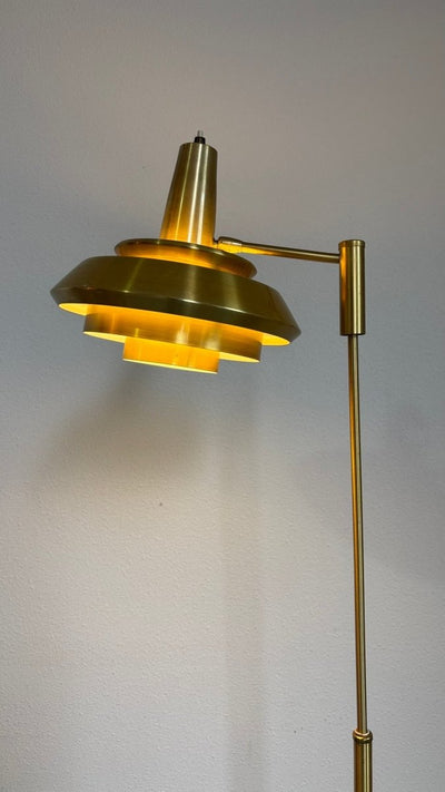 
                  
                    Vintage messing vloerlamp Carl Thore - LOUI.STORE
                  
                
