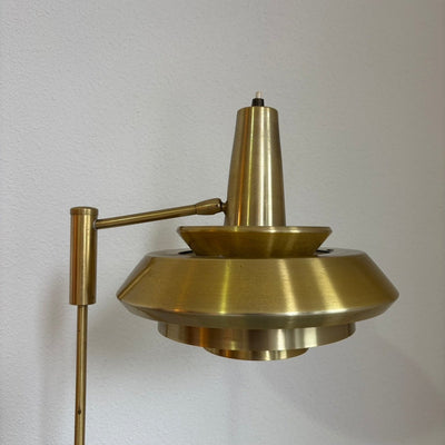 
                  
                    Vintage messing vloerlamp Carl Thore - LOUI.STORE
                  
                
