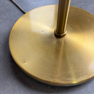 
                  
                    Vintage messing vloerlamp Carl Thore - LOUI.STORE
                  
                