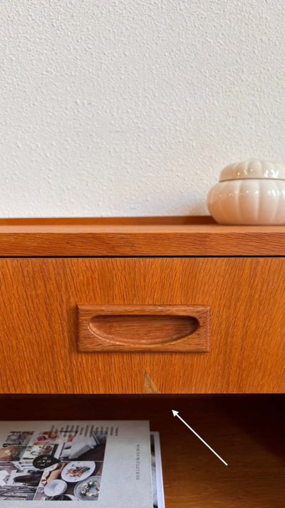 
                  
                    Vintage nachtkastje eik lade - LOUI.STORE
                  
                