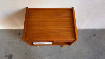 
                  
                    Vintage nachtkastje eik lade - LOUI.STORE
                  
                