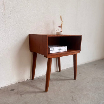 
                  
                    Vintage nachtkastje teak - LOUI.STORE
                  
                