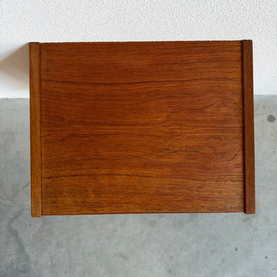 
                  
                    Vintage nachtkastje teak met lade - LOUI
                  
                