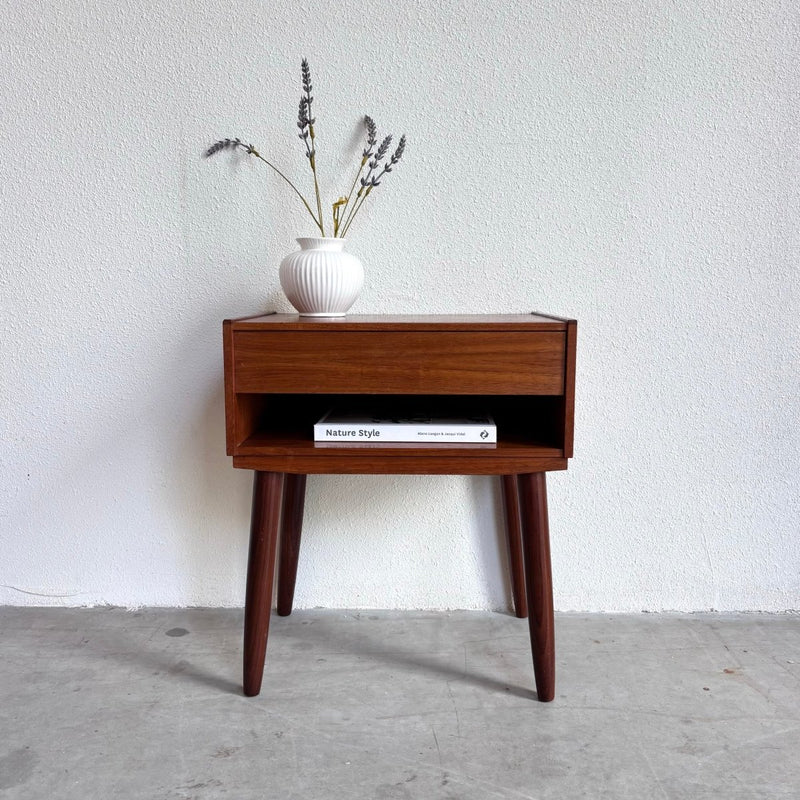 Vintage nachtkastje teak met lade - LOUI.STORE