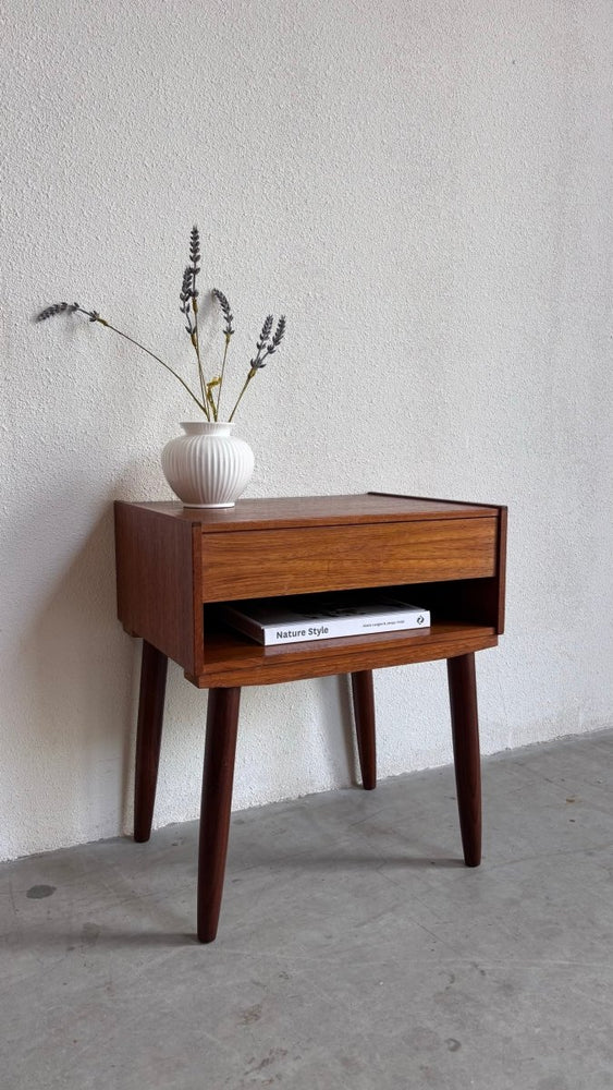 Vintage nachtkastje teak met lade - LOUI.STORE
