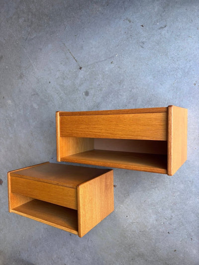 
                  
                    Vintage nachtkastjes zwevend eiken - LOUI.STORE
                  
                