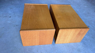 
                  
                    Vintage nachtkastjes zwevend eiken - LOUI.STORE
                  
                