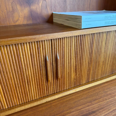 
                  
                    Vintage Nexo boekenkast - secretaire met tambour - LOUI
                  
                