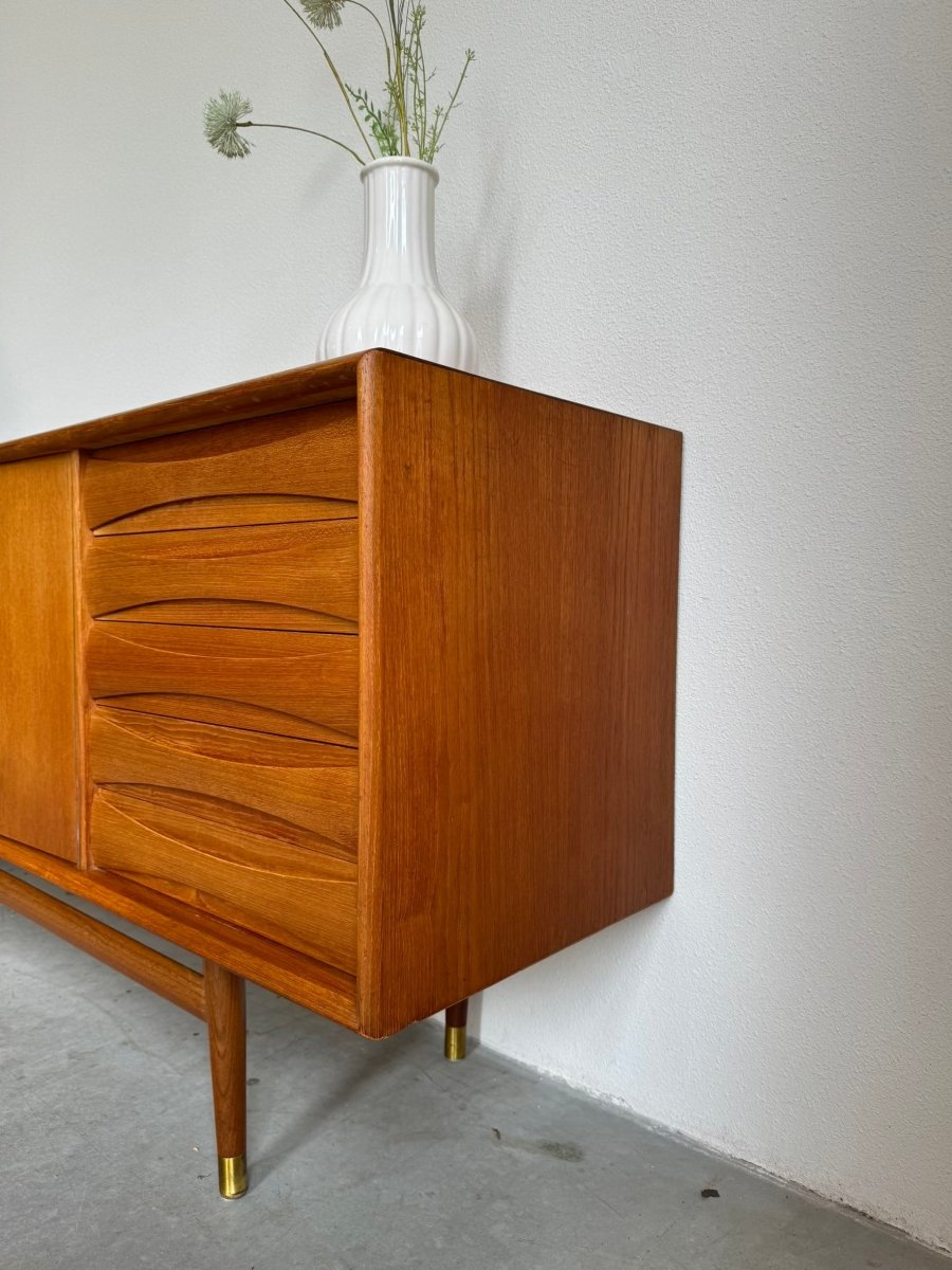 
                  
                    Vintage Noors lowboard Sven Andersen - LOUI.STORE
                  
                