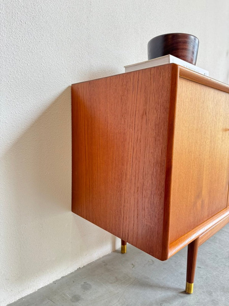 
                  
                    Vintage Noors lowboard Sven Andersen - LOUI.STORE
                  
                